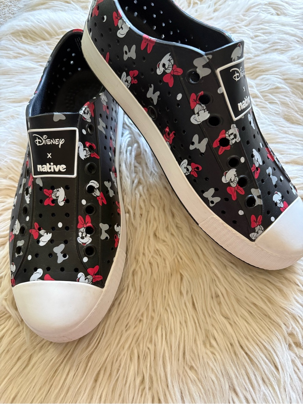 Disney × Native Minnie Mouse Jefferson Slip-on Shoes Men’s 8 Women’s 10 Casual